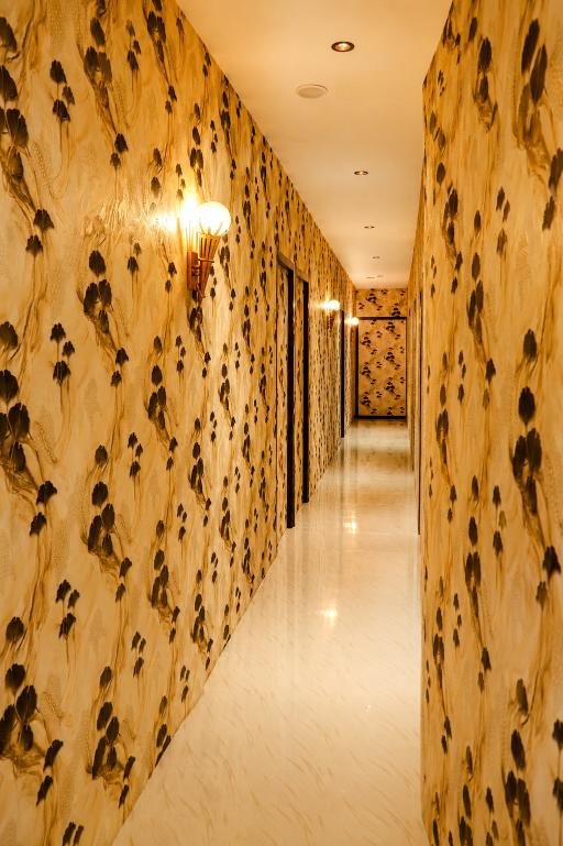 Mantra quiet corridor