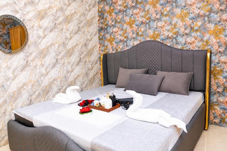 Mantra VIP Grey Suite